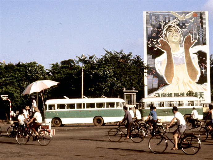 通过老照片看一下1979年的广东广州画面感人