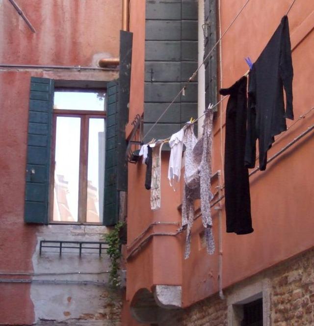 我们户外晾衣服的习惯是折磨美国人民多年的心魔