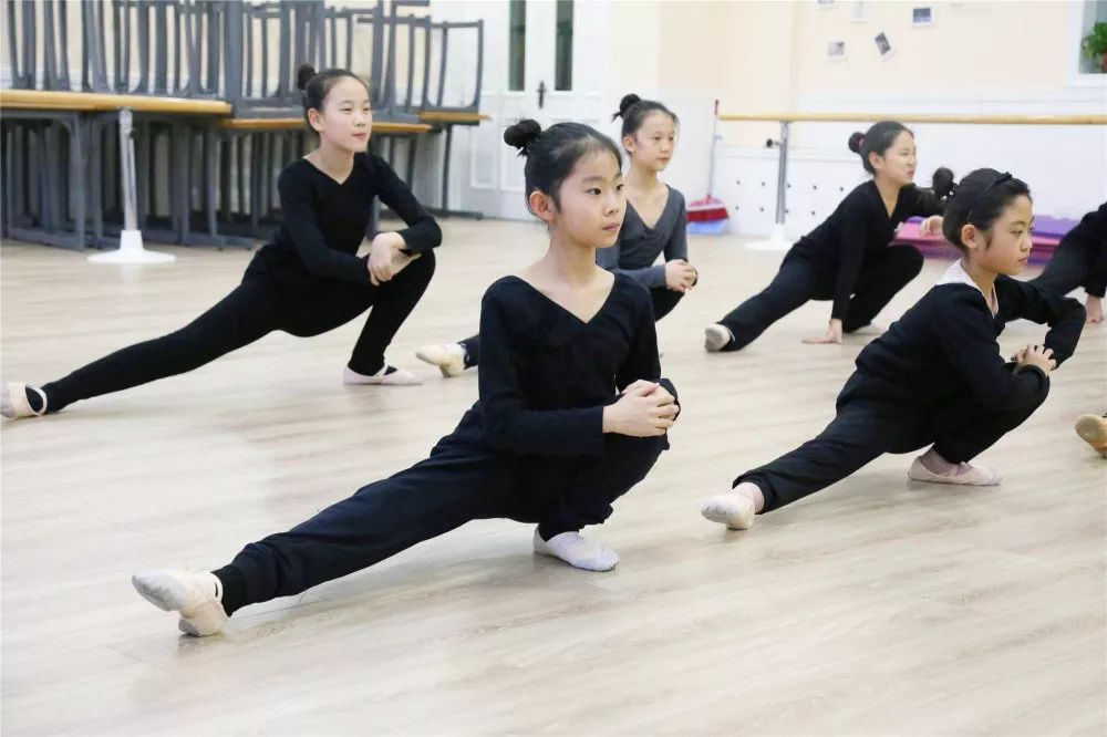 保定最有东方韵味的古典舞 未来的小舞蹈家必出自这里 习舞