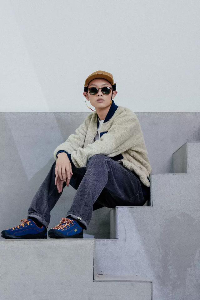 羊羔毛的短款外套搭配起来就是你的不二之选啦~5,品牌背景keen美国