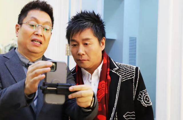 爱心勇恒经典回归 专访著名歌手李勇