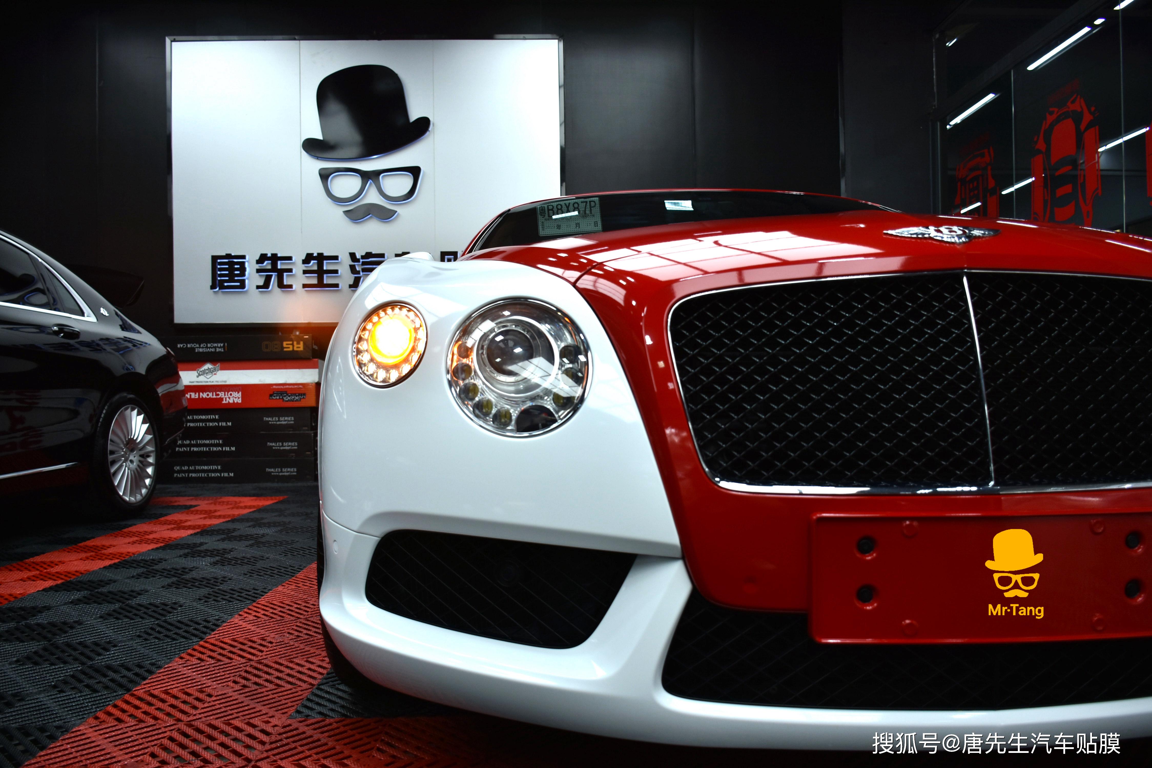 宾利欧陆改色贴膜双拼色白的皎洁红的艳丽别样雅致清新脱俗