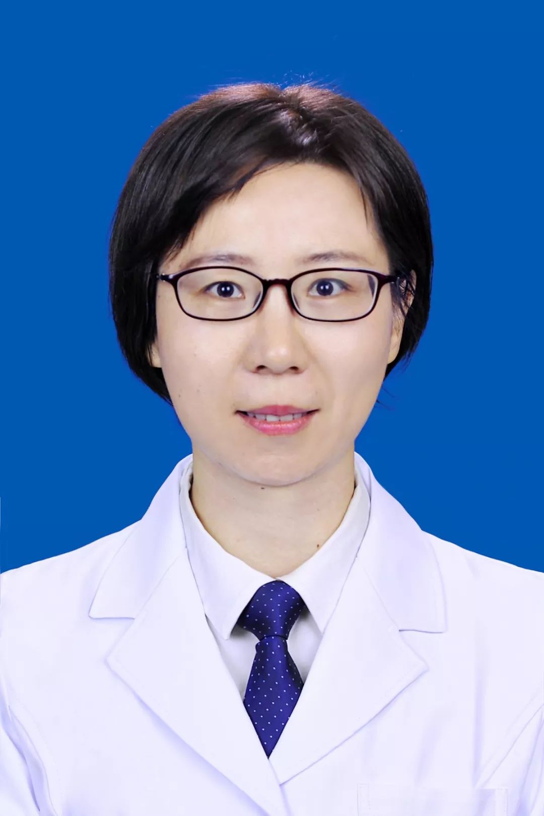 方晓红副主任中医师,第六批全国名老中医何嘉琳教授学术继承人.
