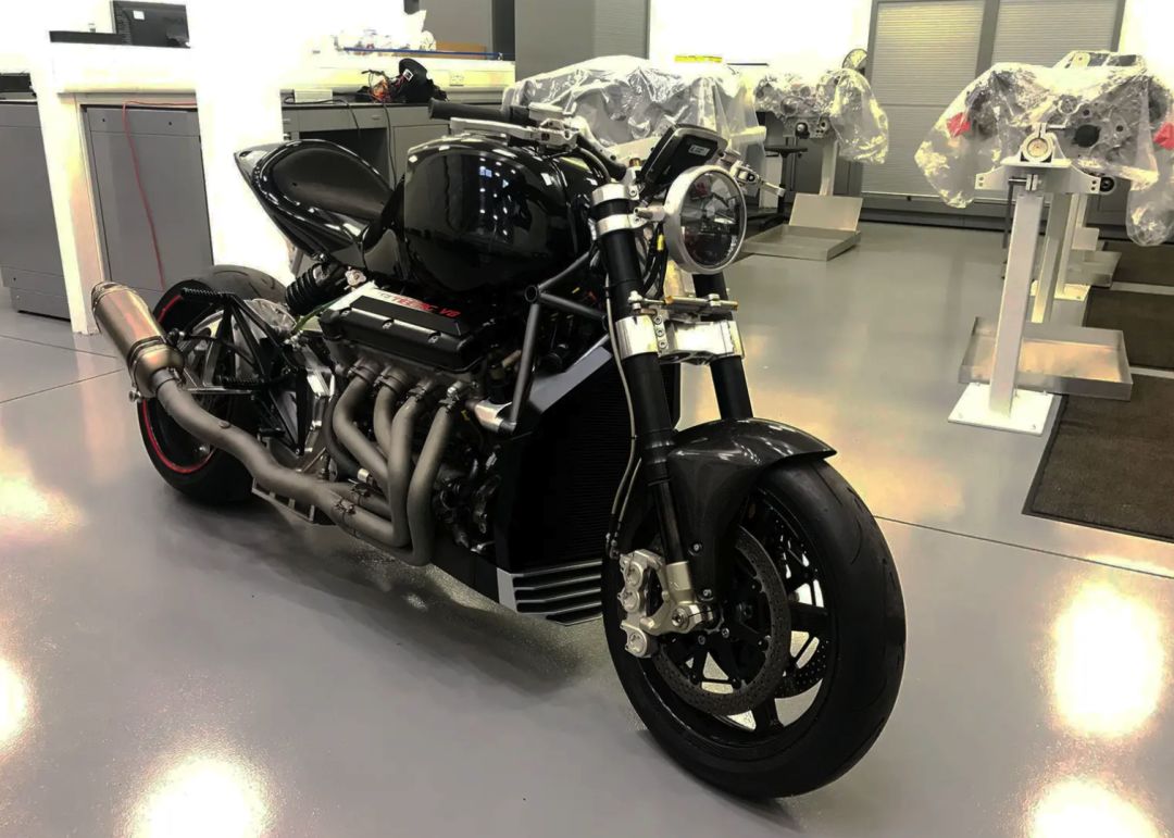 3000ccv8发动机最大马力480匹的摩托车还准备量产