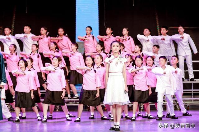 廣州市海珠外國(guó)語實(shí)驗(yàn)中學(xué)經(jīng)典美文表演在市決賽中榮獲佳績(jī)(圖8) 廣州市海珠外國(guó)語實(shí)驗(yàn)中學(xué)經(jīng)典美文表演在市決賽中榮獲佳績(jī)(圖8)