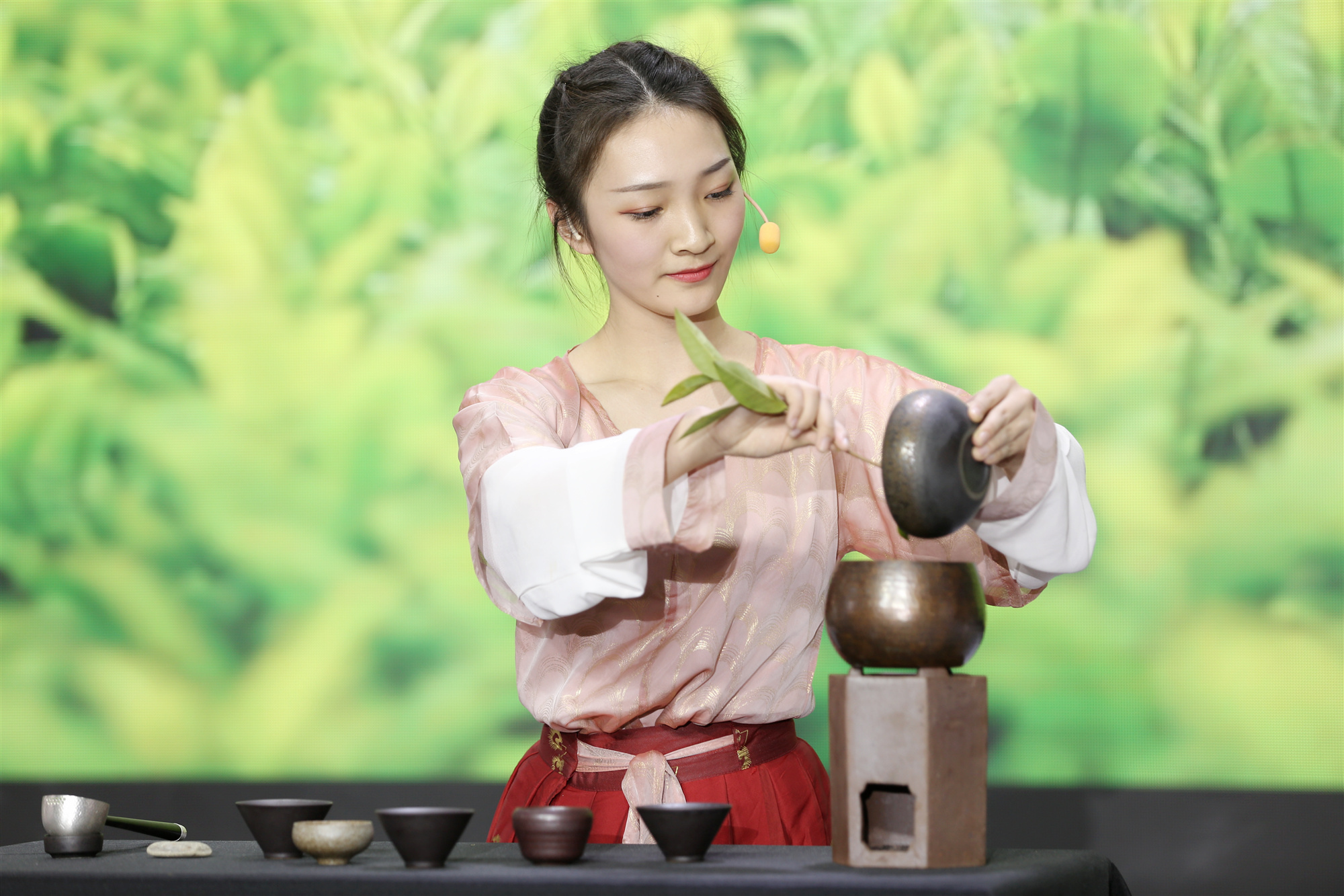 最美茶艺师茶艺表演图片