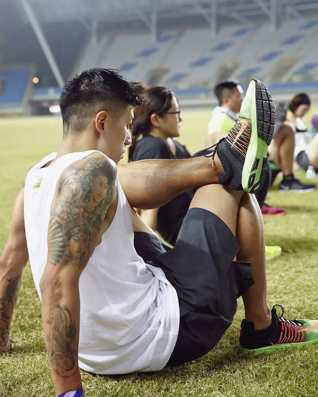 退役是一名篮球员2007年加盟cba云南队王信凯曾经是台湾sbl联盟队员