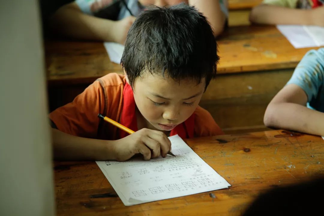 "谢谢你们,给我不一样的童年 为贫困山区孩子助学,邀您加入