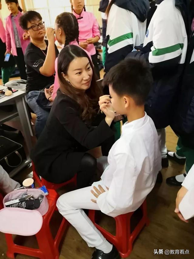 廣州市海珠外國(guó)語實(shí)驗(yàn)中學(xué)經(jīng)典美文表演在市決賽中榮獲佳績(jī)(圖17) 廣州市海珠外國(guó)語實(shí)驗(yàn)中學(xué)經(jīng)典美文表演在市決賽中榮獲佳績(jī)(圖17)