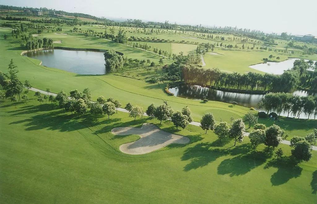 河谷,草地,湿地公园等天赋自然资源时光斗转,千年后的牧马山