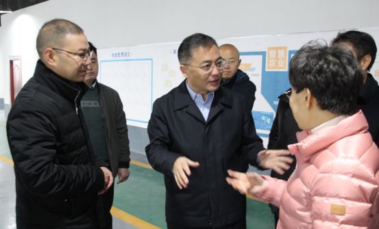 新密市市长张红伟考察神速农业,对神速系列植保无人机高度肯定