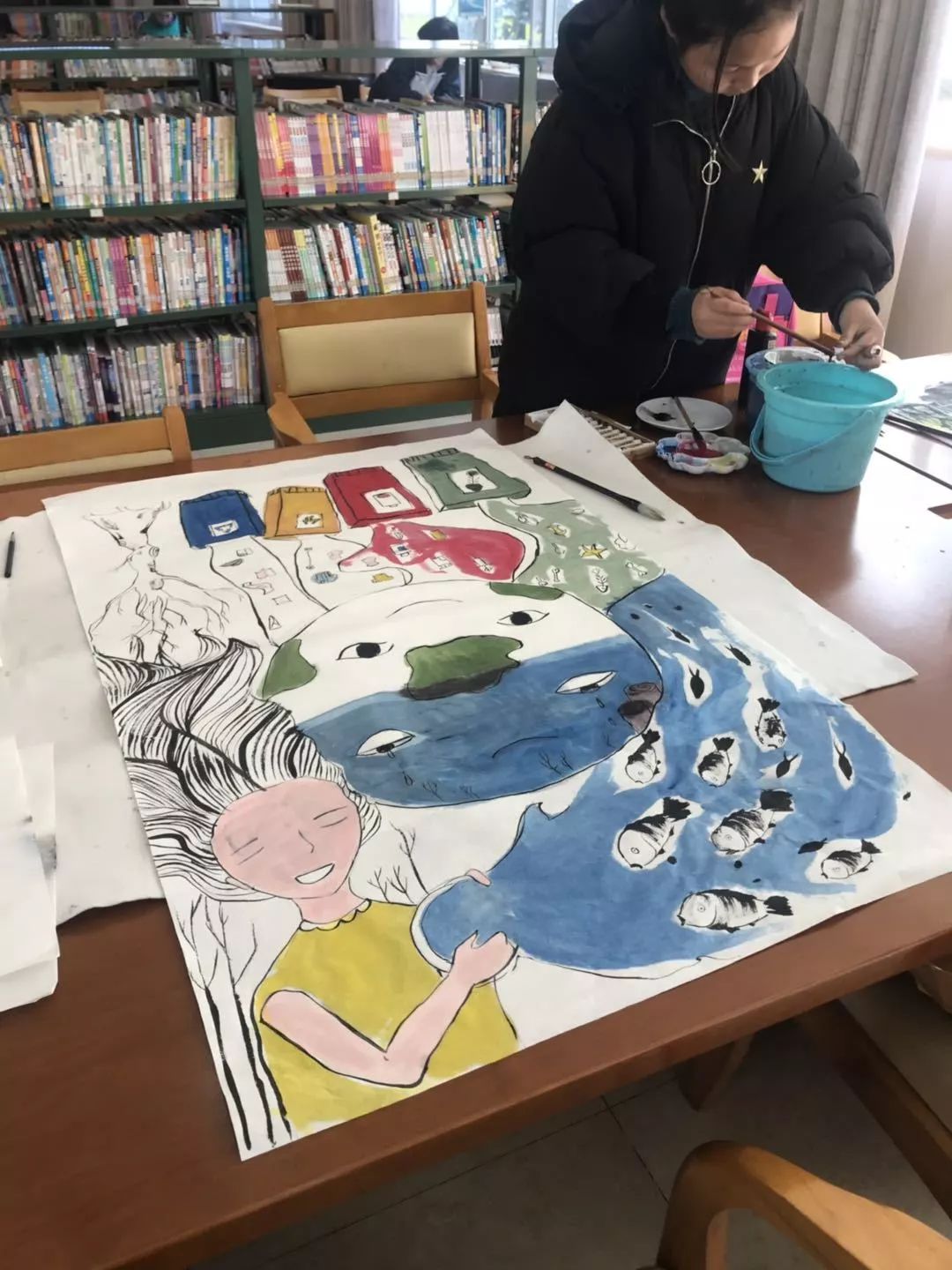 墨水水彩版画儿童画静物写生国画素描绘画比赛现场小画家们从容自若