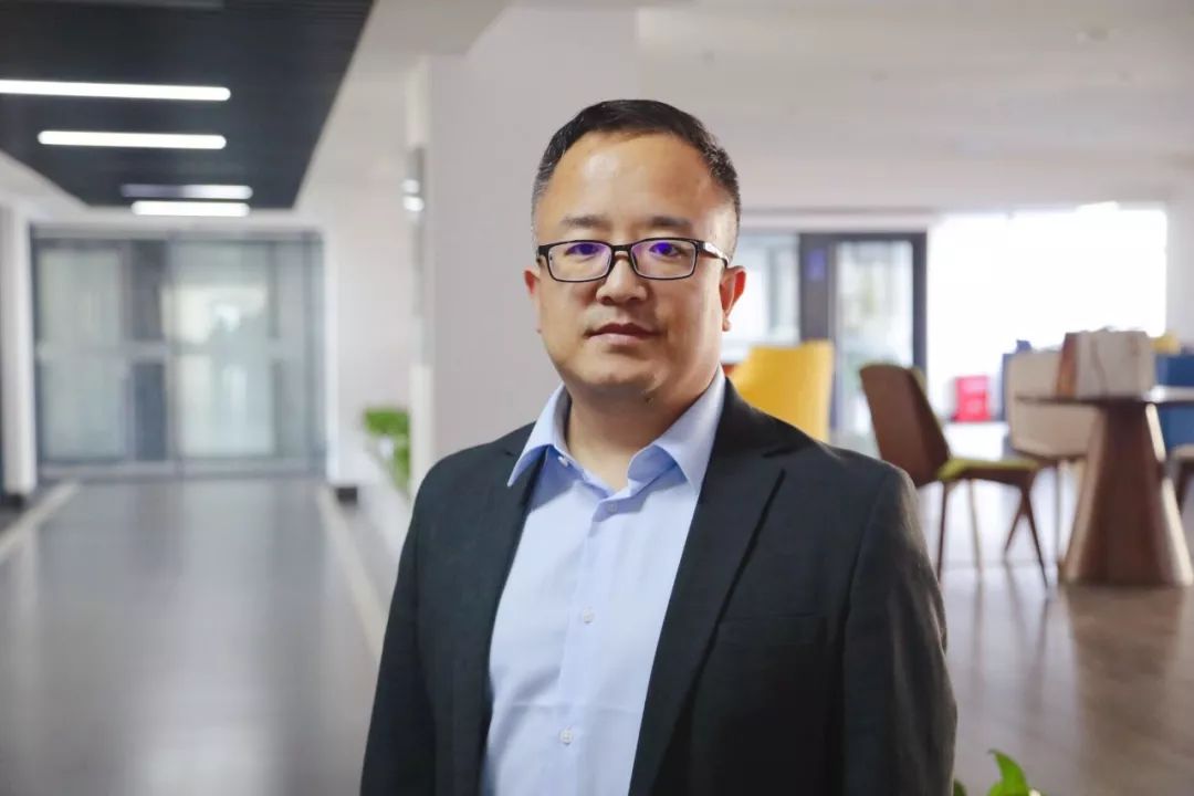 威海诺曼底船舶技术有限公司董事长兼总经理王洪涛说: "上午导师对