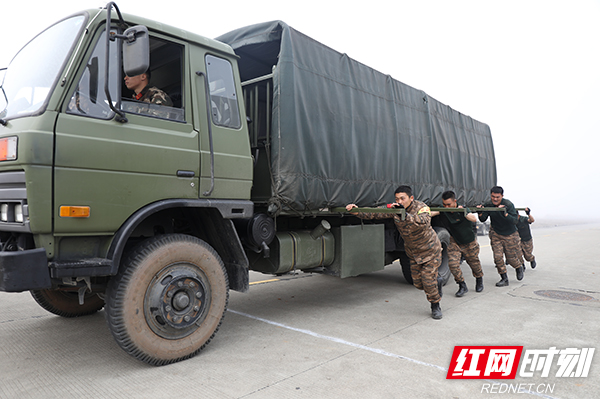 武警湖南总队湘北片区"魔鬼周"极限训练在益阳某地继续火热进行中