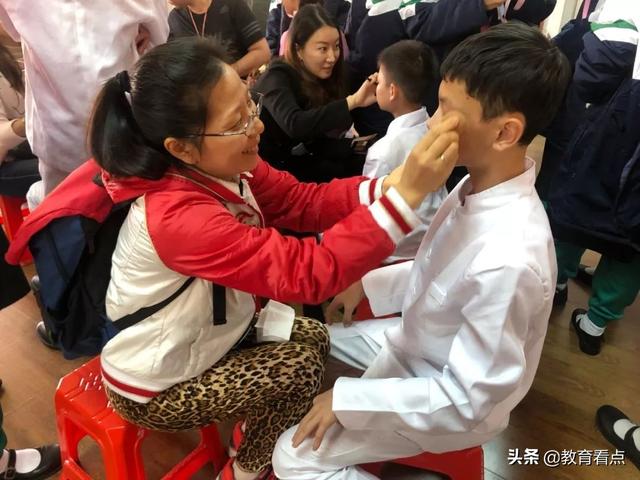 廣州市海珠外國(guó)語實(shí)驗(yàn)中學(xué)經(jīng)典美文表演在市決賽中榮獲佳績(jī)(圖14) 廣州市海珠外國(guó)語實(shí)驗(yàn)中學(xué)經(jīng)典美文表演在市決賽中榮獲佳績(jī)(圖14)