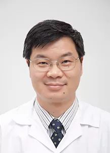 何忠良,主任医师,浙江省立同德医院心胸外科主任,学科带头人,兼职教授