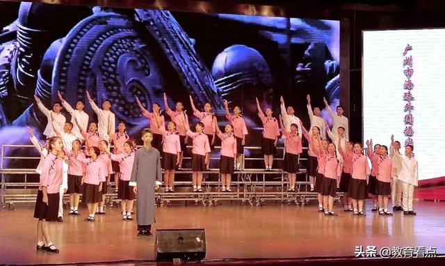 廣州市海珠外國(guó)語實(shí)驗(yàn)中學(xué)經(jīng)典美文表演在市決賽中榮獲佳績(jī)(圖3) 廣州市海珠外國(guó)語實(shí)驗(yàn)中學(xué)經(jīng)典美文表演在市決賽中榮獲佳績(jī)(圖3)