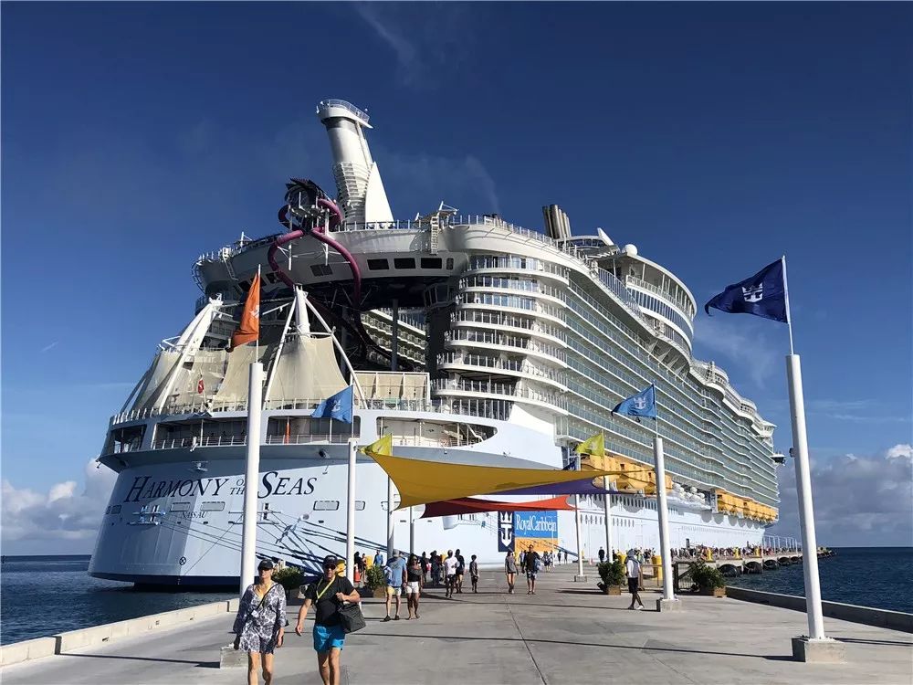 皇家特派员大洋上的绿洲超炫酷的海洋和悦号