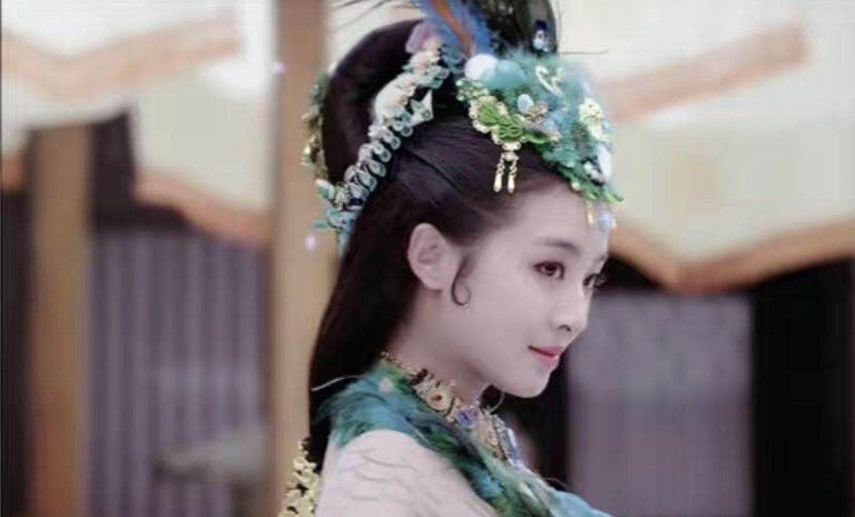 潘玉儿的三寸金莲,迷得皇帝死去活来,最终断送自己的江山!_女人