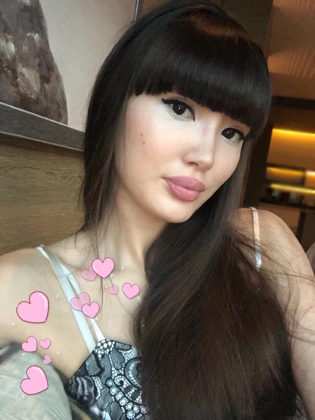 看了萨宾娜的最新美照,网友们纷纷表示:"和以前不一样了!