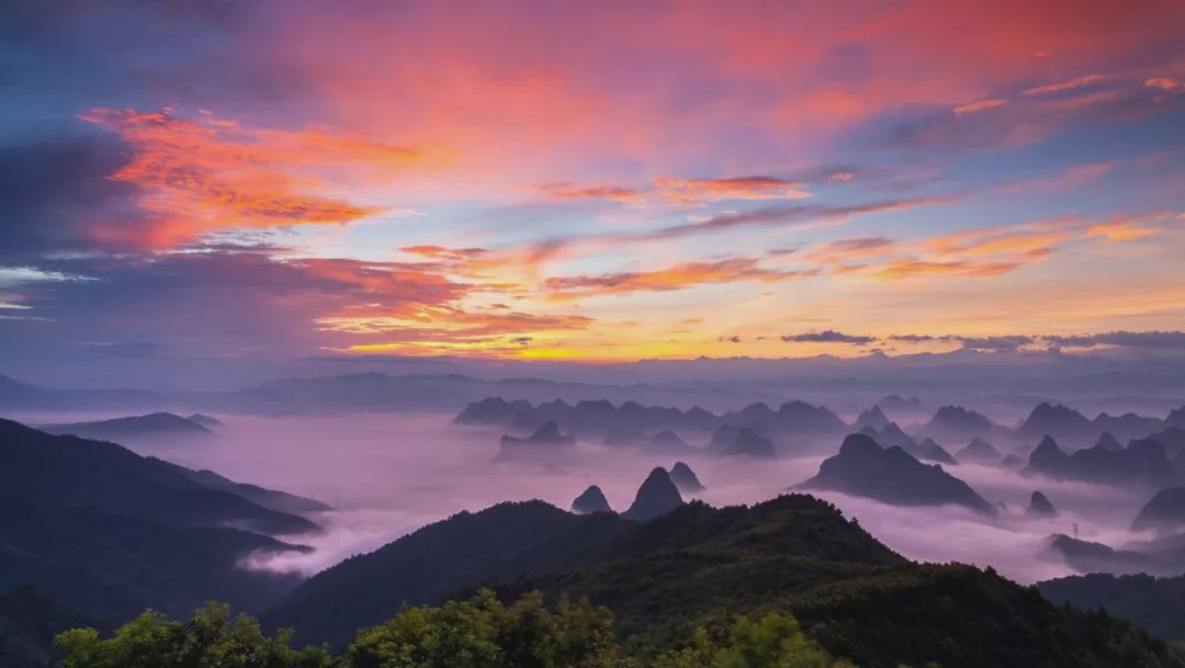 答应我,看完祖国的大好河山再出国旅游!