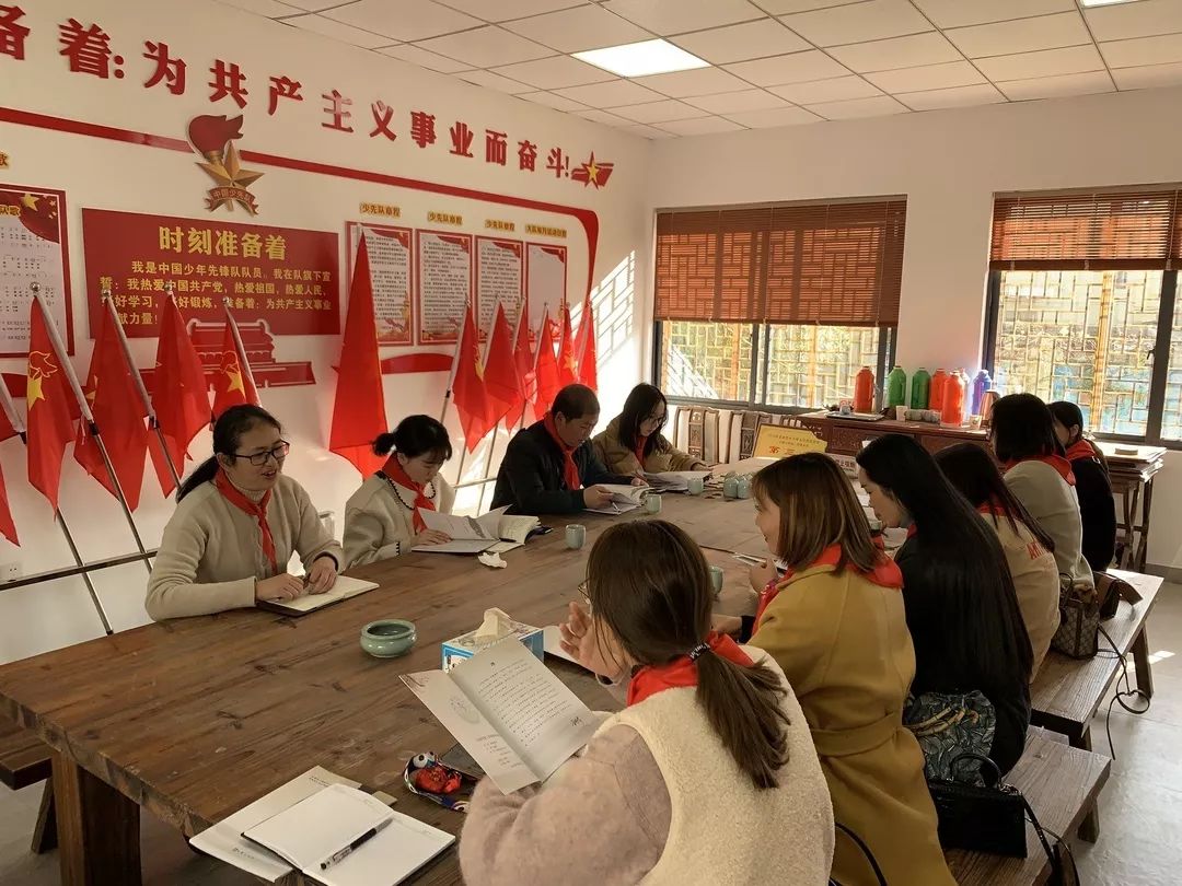 牵手同行共同成长丽水少先队名师工作室龙泉站服务基层走进乡镇学校