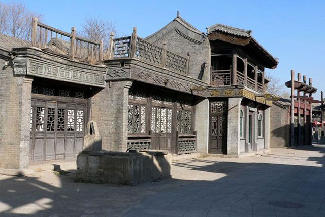 74 玉泉影视城迷你剧拍摄,培养营员们影视知识的趣味学习;每位营员