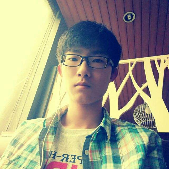 原创他出道24年不温不火,演技不输张嘉译,今已与妻子恩爱30多年