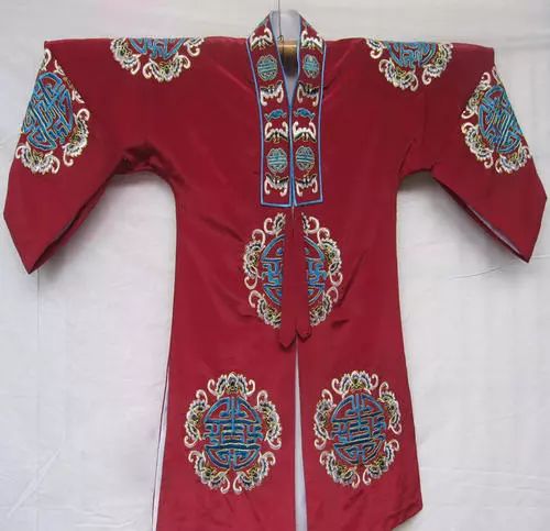 "戏曲也较真儿"之秦腔《三滴血》中周仁瑞和王妈能穿对帔吗?