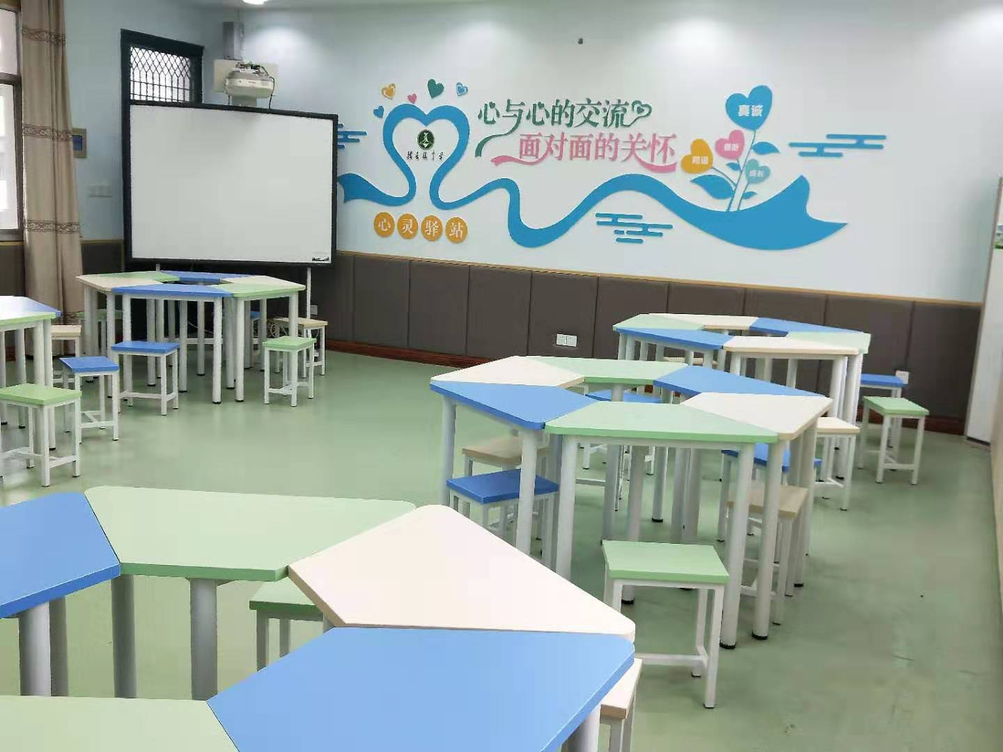 柯桥区稽东镇中学大力推进学校后勤文化建设提档升级