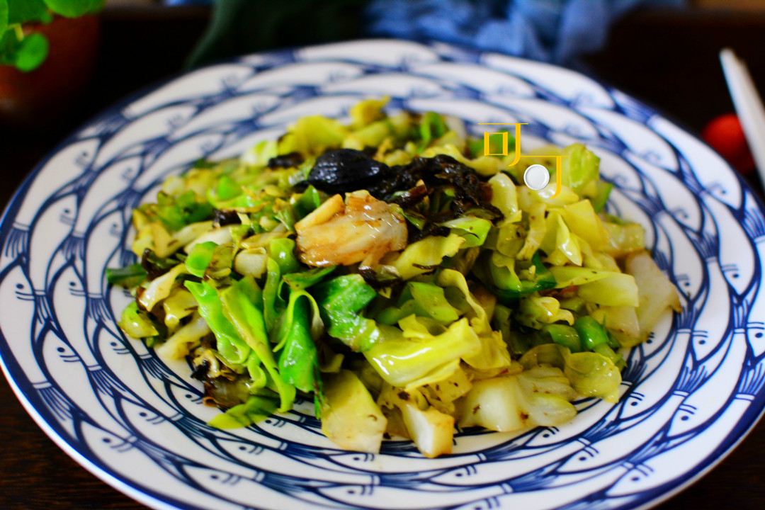 原创用橄榄菜炒卷心菜试过吗?多吃蔬菜多运动,身材苗条不长肉