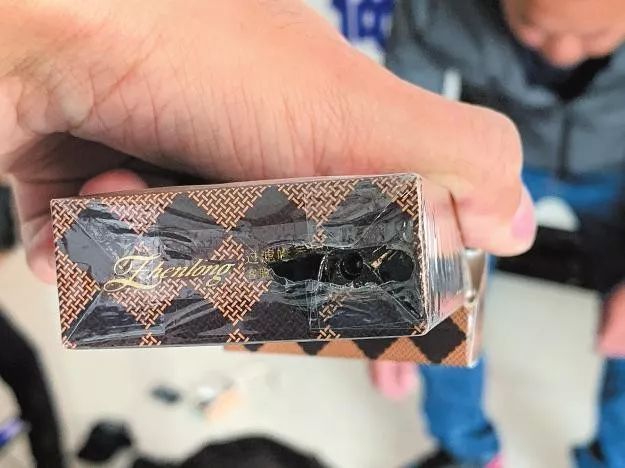 听听落网庄家自曝"出老千"暗器._摄像头