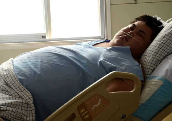 当你想让身边肥胖的朋友开始减肥时,却毫无办法,试试这一招准行