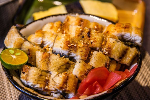 日式海鲜类丼饭,食材异常新鲜,每道料理都看得出是精心烹饪!