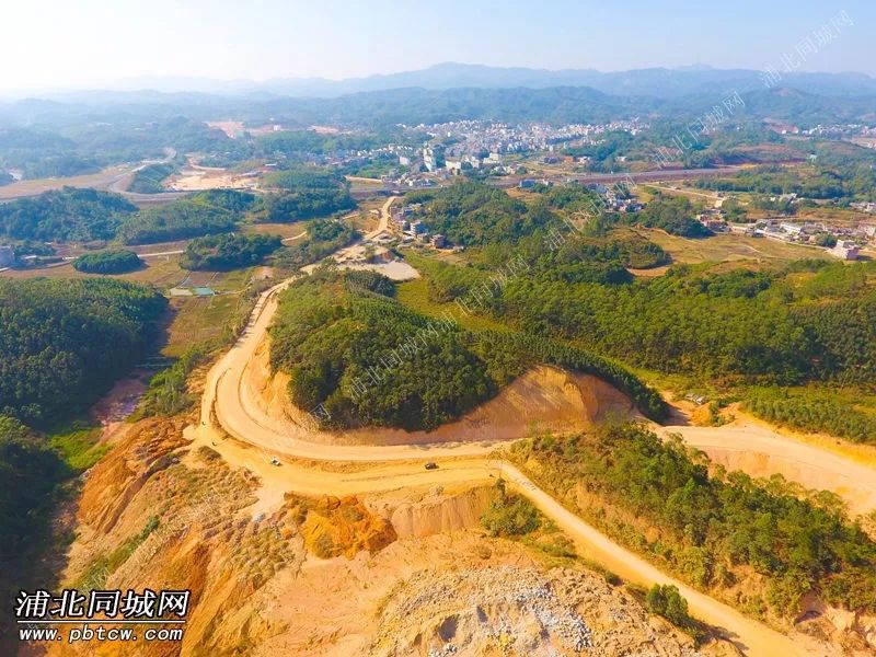 航拍网友关心的六硍至福旺二级公路建设情况来了