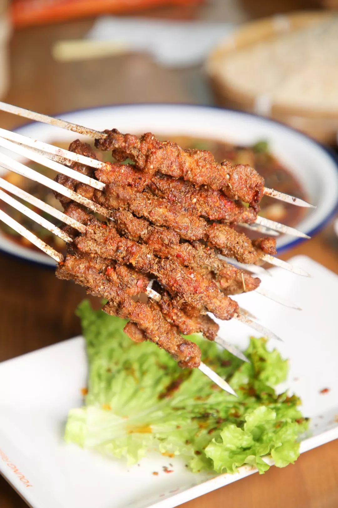 在西安火了20多年的烤肉界"巨头",排100 号都必须来吃!