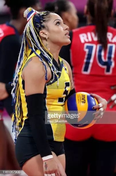 2008年她在多米尼加共和国排球联赛上与圣克里斯托瓦尔并列亚军,并在