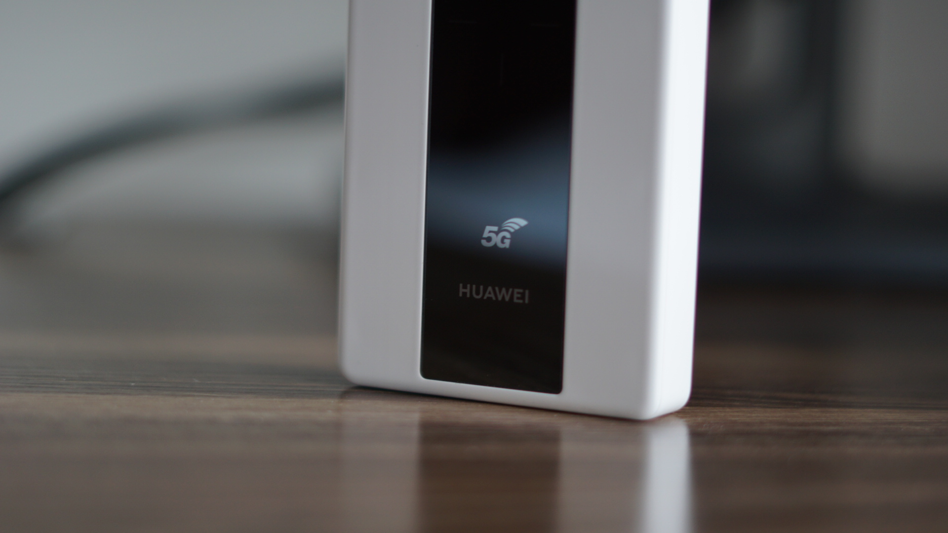 就是#华为5g随行wifi# pro还可以化身临时充电宝,支持22