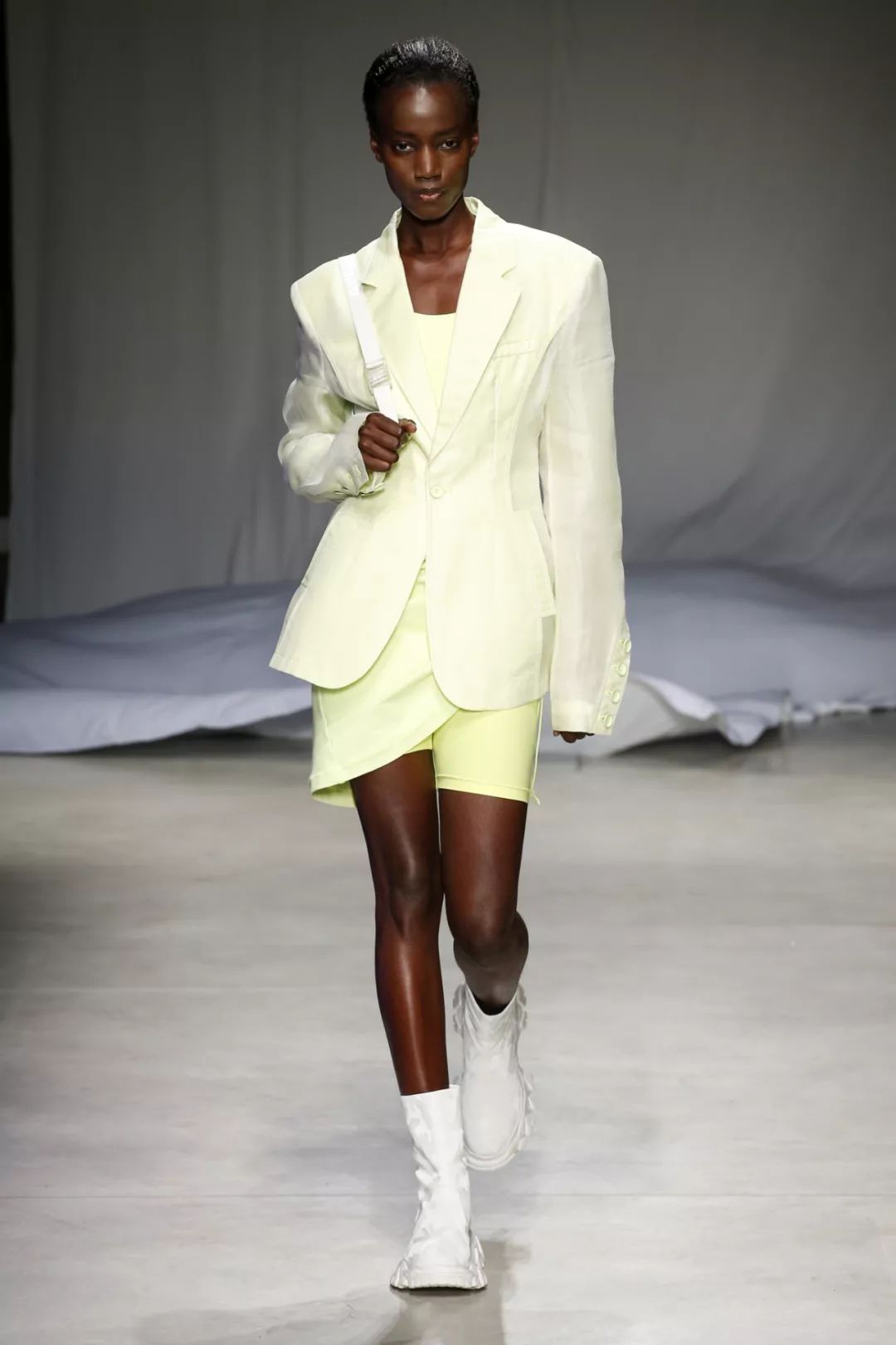 原创流行趋势2021春夏运动风潮流单品新鲜出炉