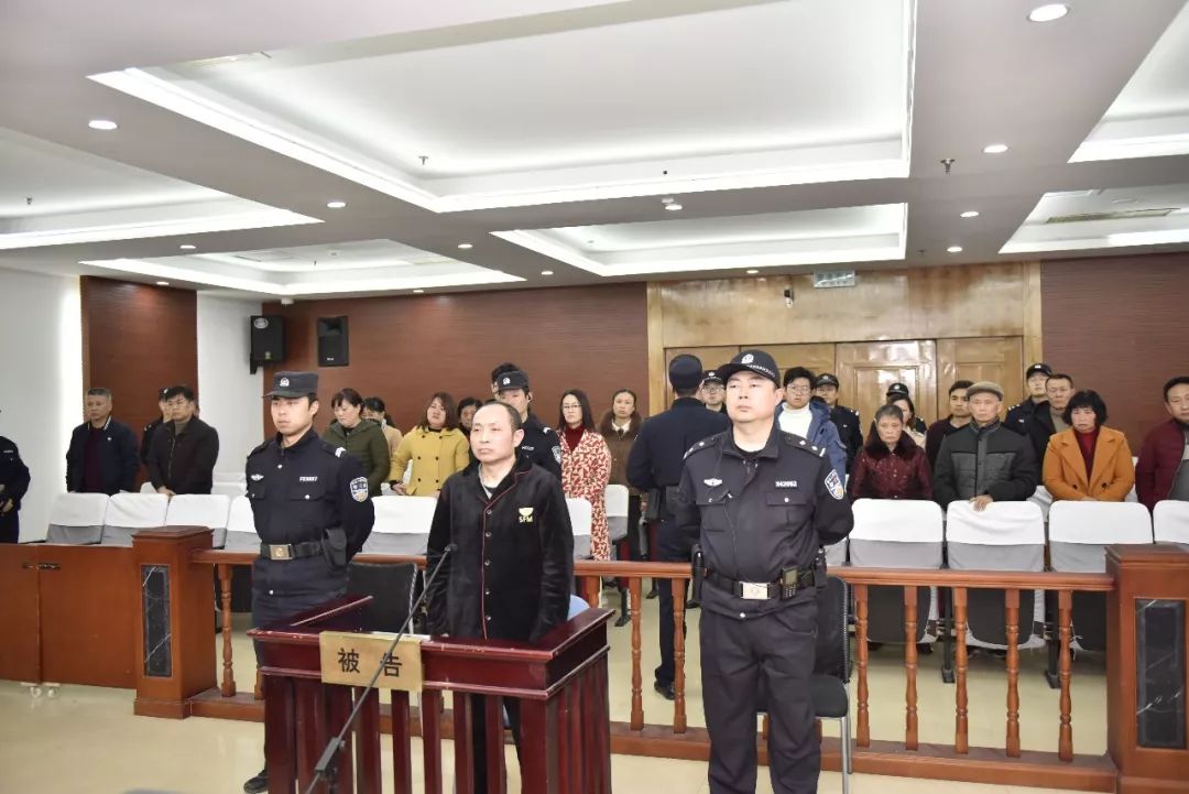 12月13日下午,马鞍山市中级人民法院对来安县原县委书记刘荣祥犯受贿