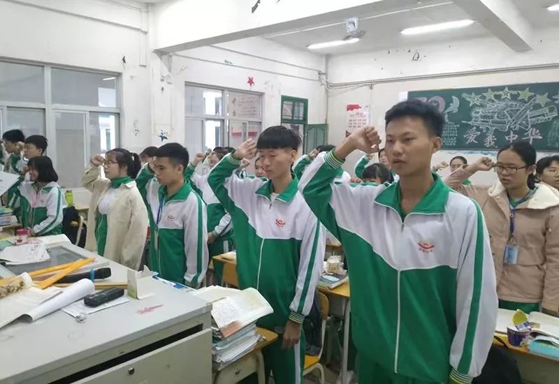 润物无声弘扬宪法精神厚植爱国主义情怀嘉积中学开展宪法宣传周系列