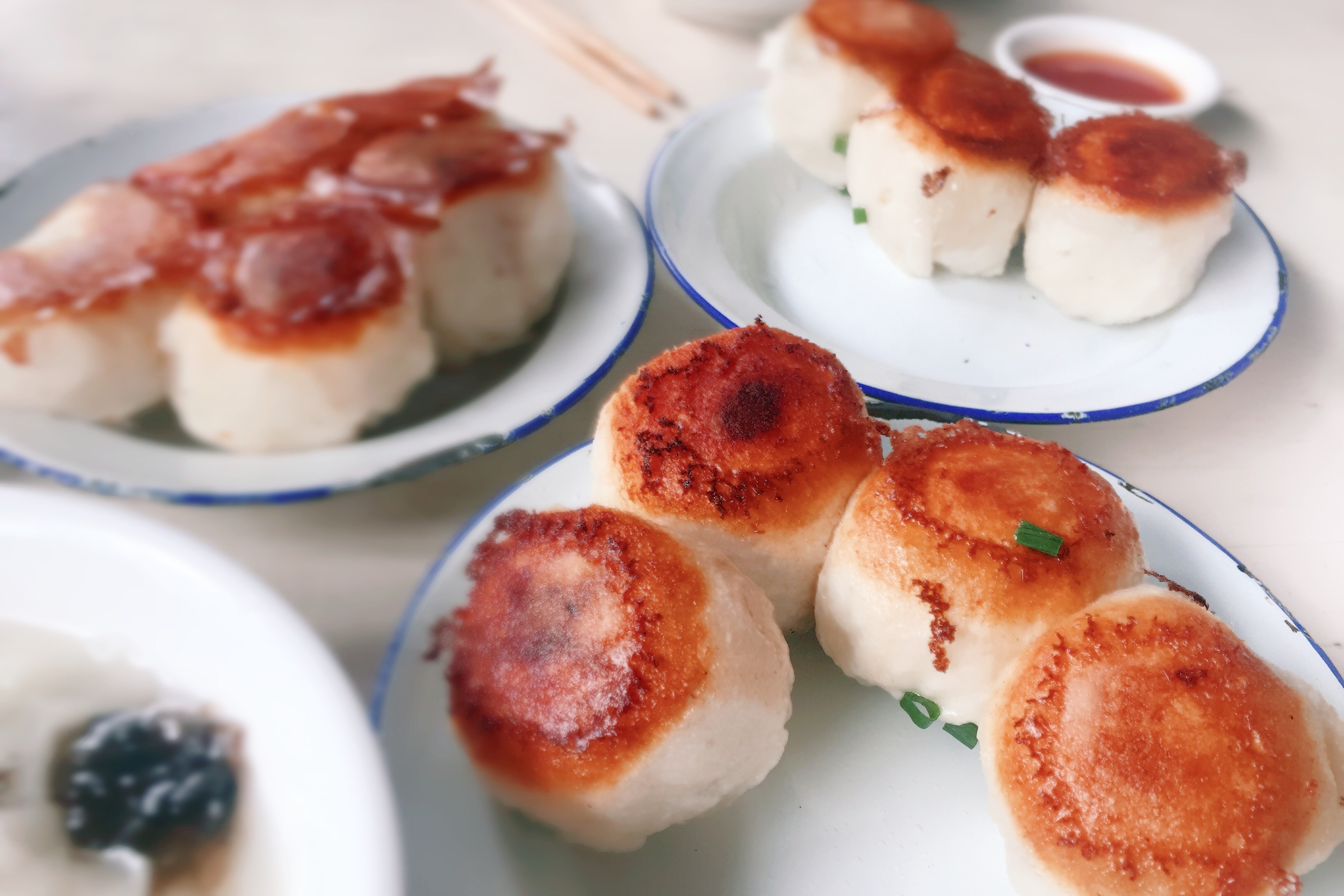 柴桥老街生煎生煎的个头很大金黄灿灿的生煎味道很好