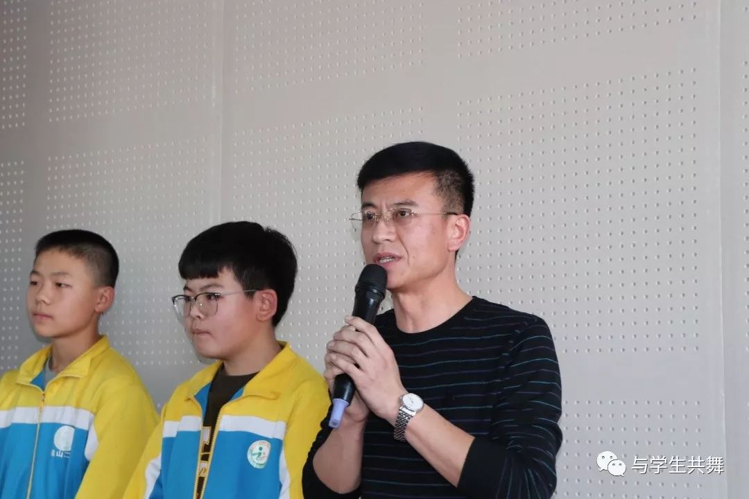 了,但大家仍意犹未尽,本次活动全体家长无一缺席,另有杜昊阳,刘家豪