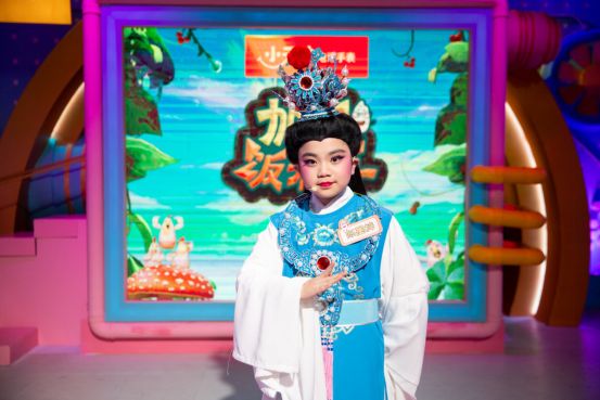 小天才电话手表加油饭米粒周末两集连播文艺与武术同行快乐与温情相伴