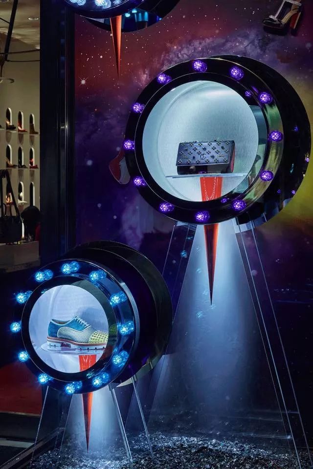 橱窗炫酷的硬核技能未来科技风