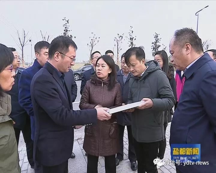 12月12日下午,区委副书记,区长王娟带领区发改委,工信局,财政局,自然