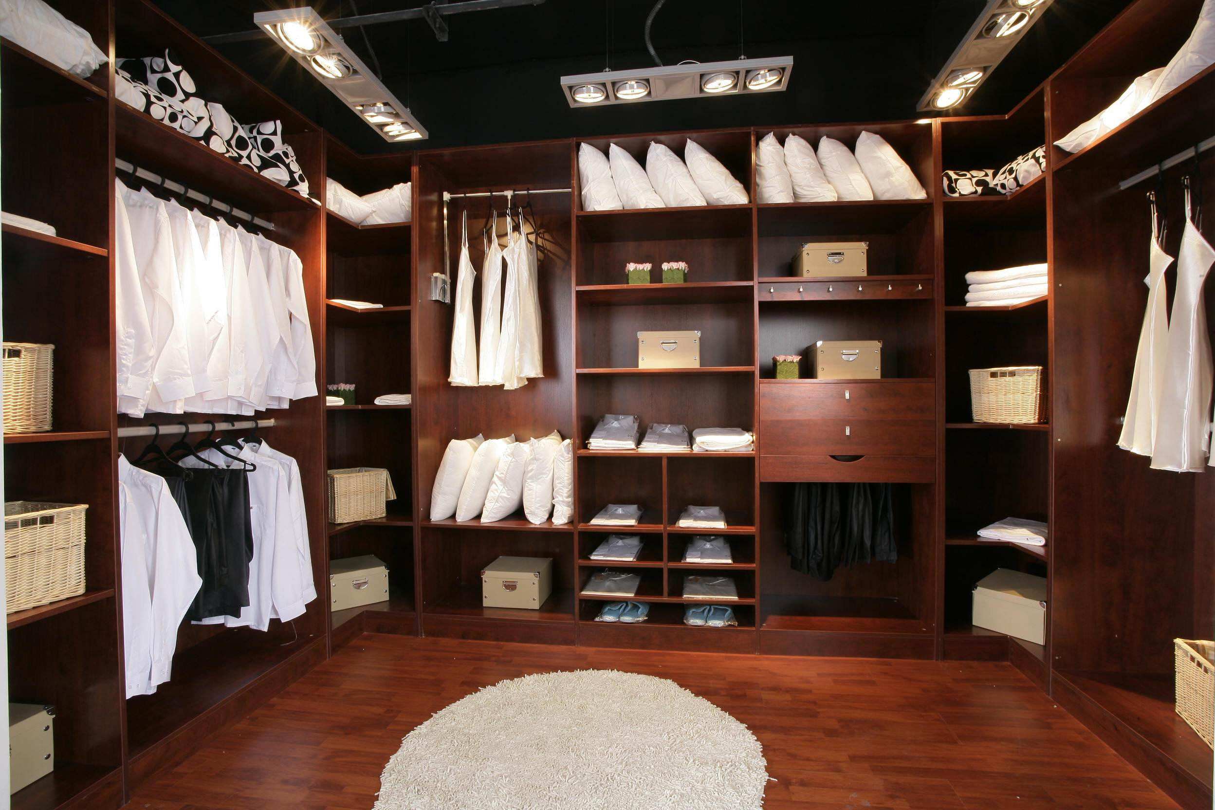 衣柜再大都没用,做好布局轻松收纳整齐有序!