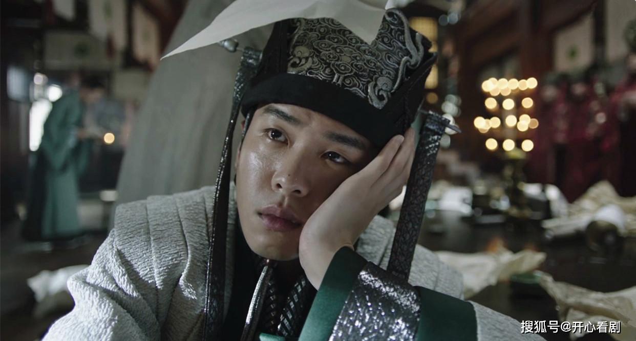 原创庆余年范闲参加夜宴当众作诗上百首一旁的庆帝一脸惊讶