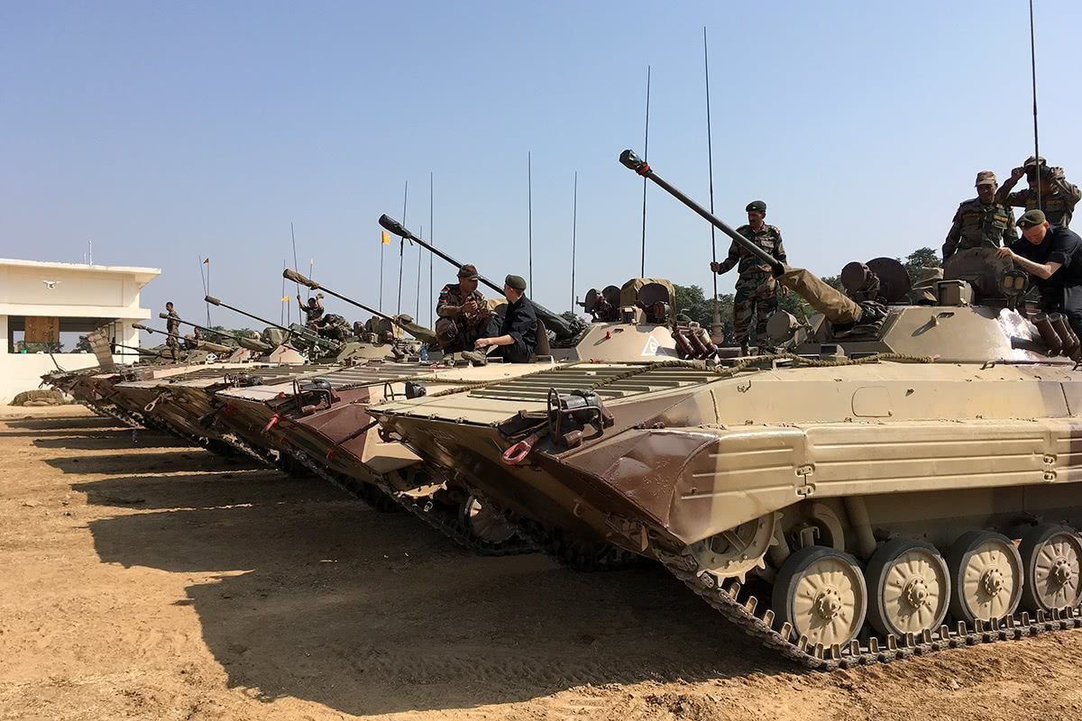 原创俄航母失火第二天,美国人便发文嘲讽,还带上了印度,用心何在?