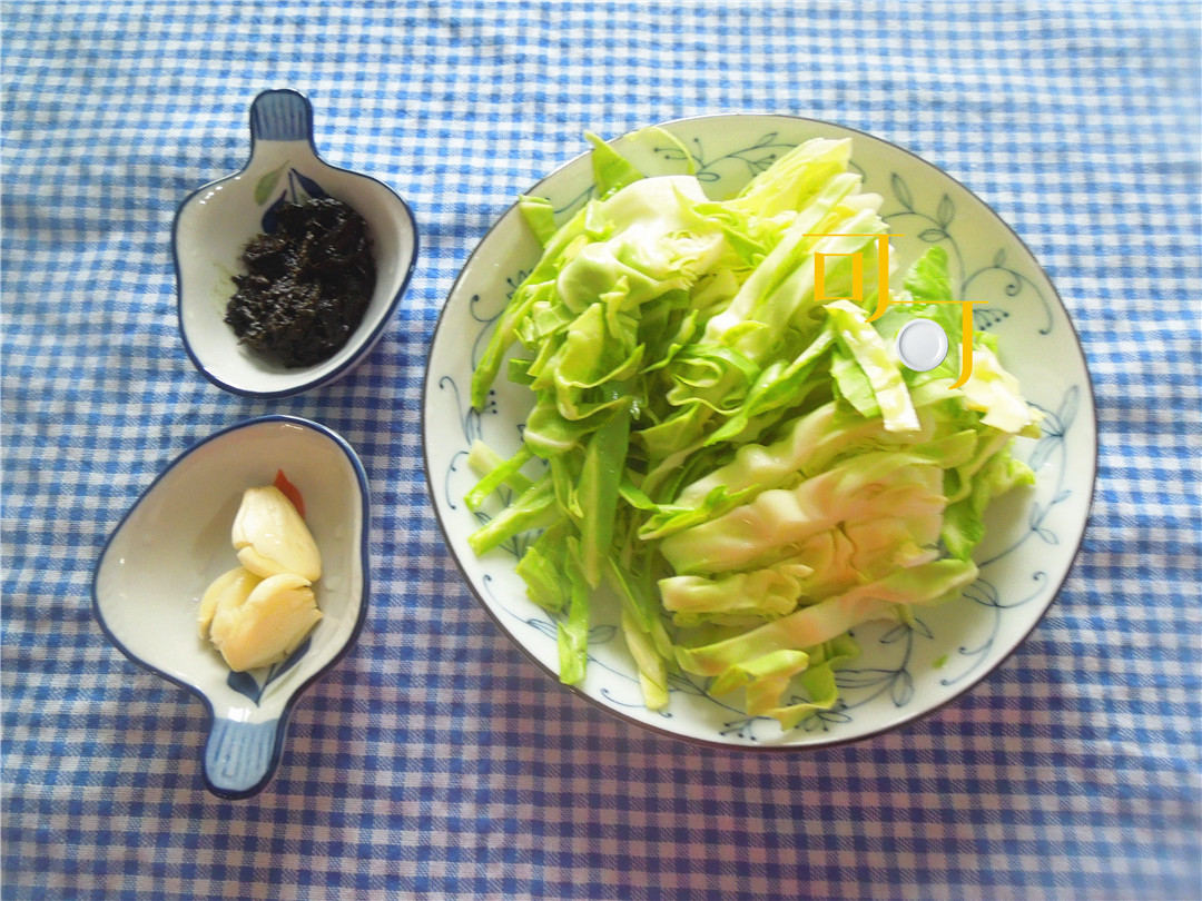 用橄榄菜炒卷心菜试过吗?多吃蔬菜多运动,身材苗条不长肉